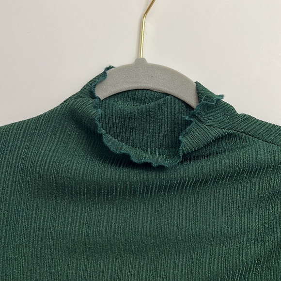 Dark green tight fit turtleneck long sleeve - Picture 3 of 5